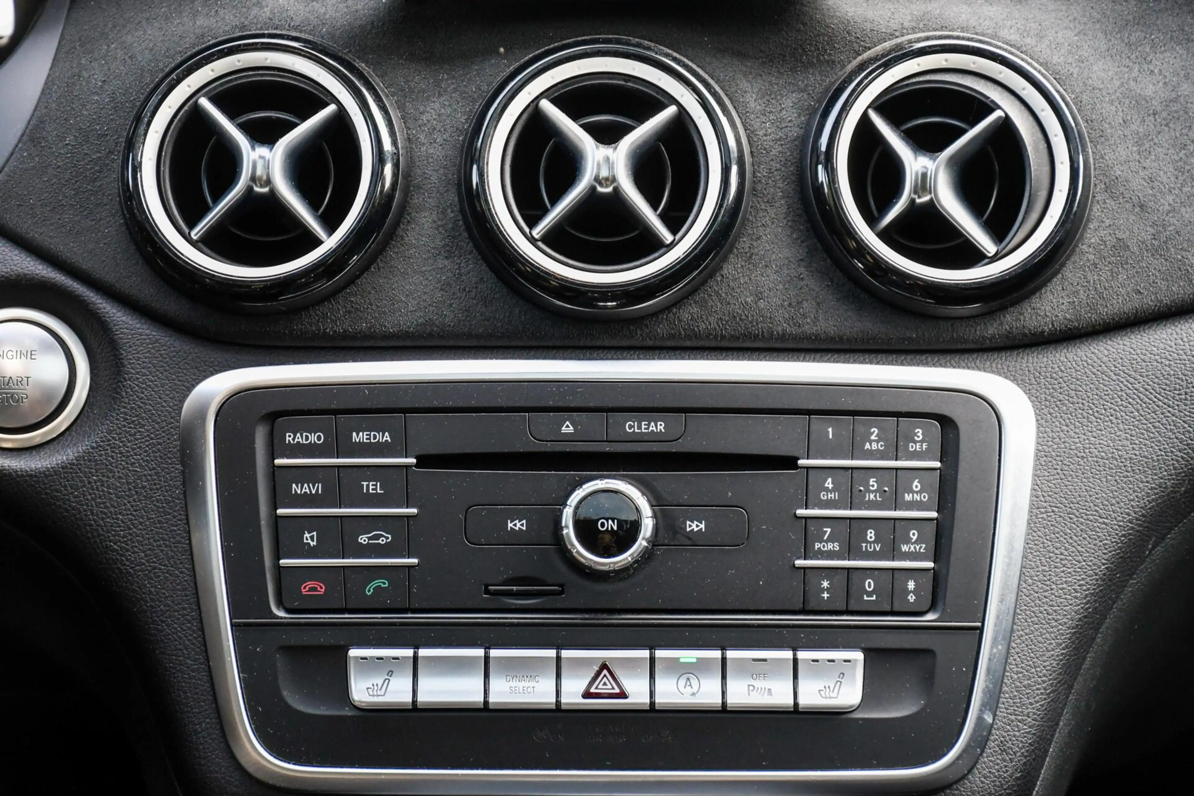 Mercedes-Benz A 180 EDITION AMG Panoramadak Night Camera — photo 14