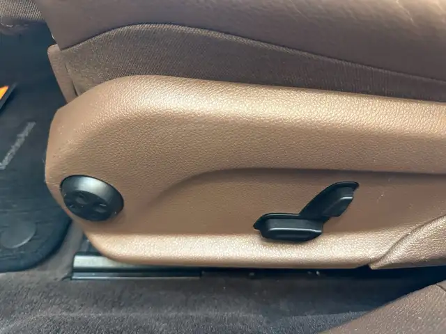 Mercedes-Benz E view 9