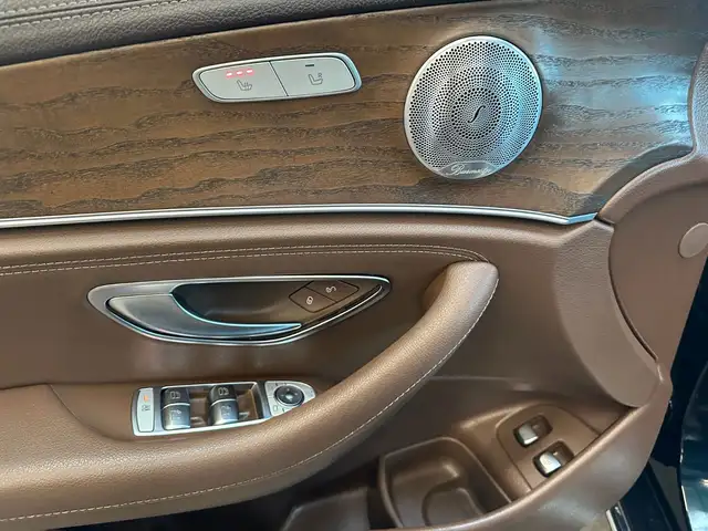 Mercedes-Benz E view 7