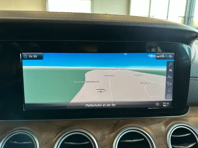 Mercedes-Benz E view 14