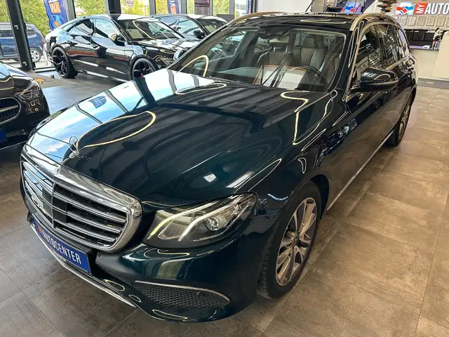 Mercedes-Benz E view 4