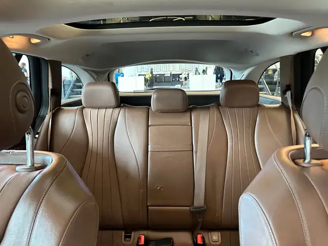Mercedes-Benz E view 11