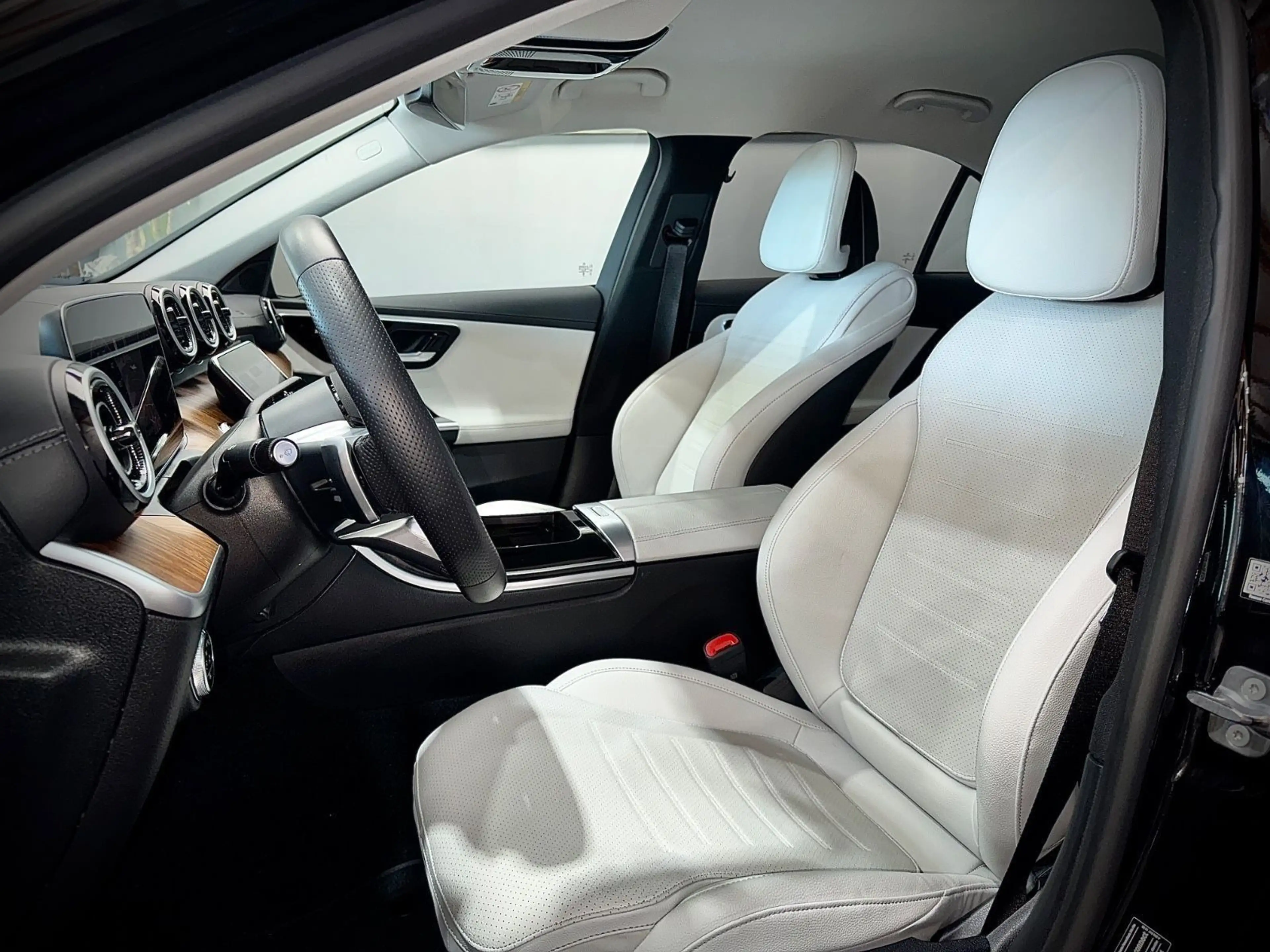 Mercedes-Benz C 300 de*AMG-LINE*ACC*KAMERA*SITZKÜHLUNG*GA — photo 11