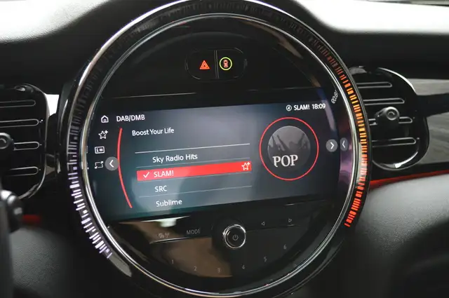 Mini Hatch view 24