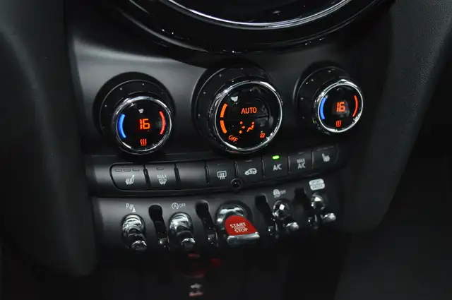 Mini Hatch view 13