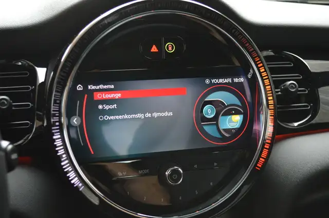 Mini Hatch view 23