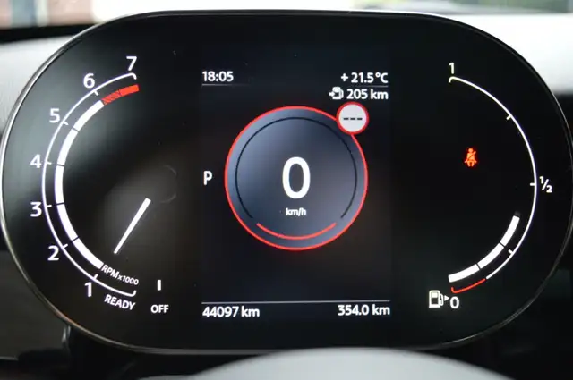 Mini Hatch view 19