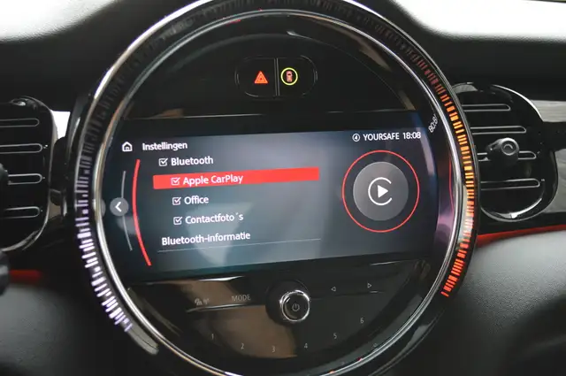 Mini Hatch view 22