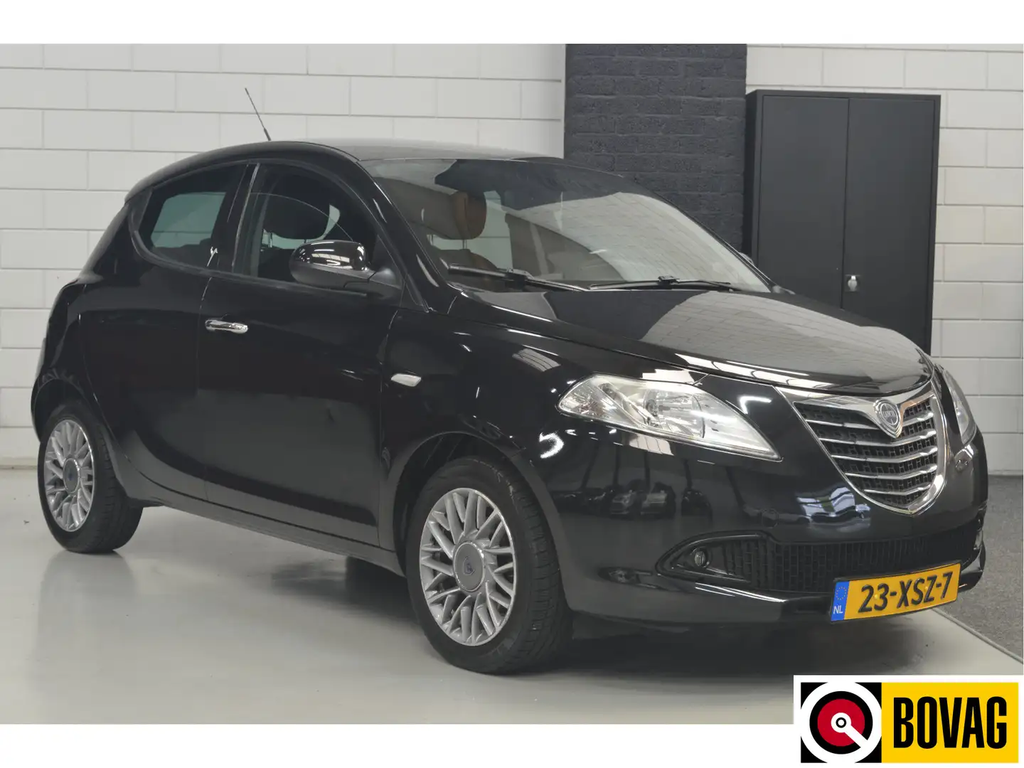Lancia Ypsilon 1.2 Black & Red //. 101.000 km // AIRCO // BLEU&ME Zwart - 1