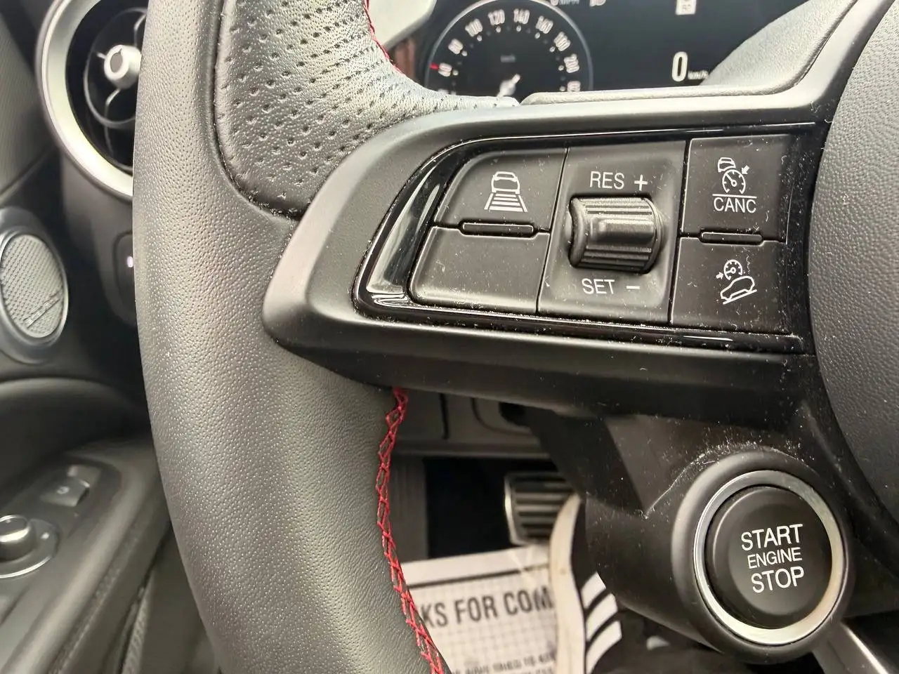 Alfa Romeo Stelvio снимка Alfa Romeo Stelvio