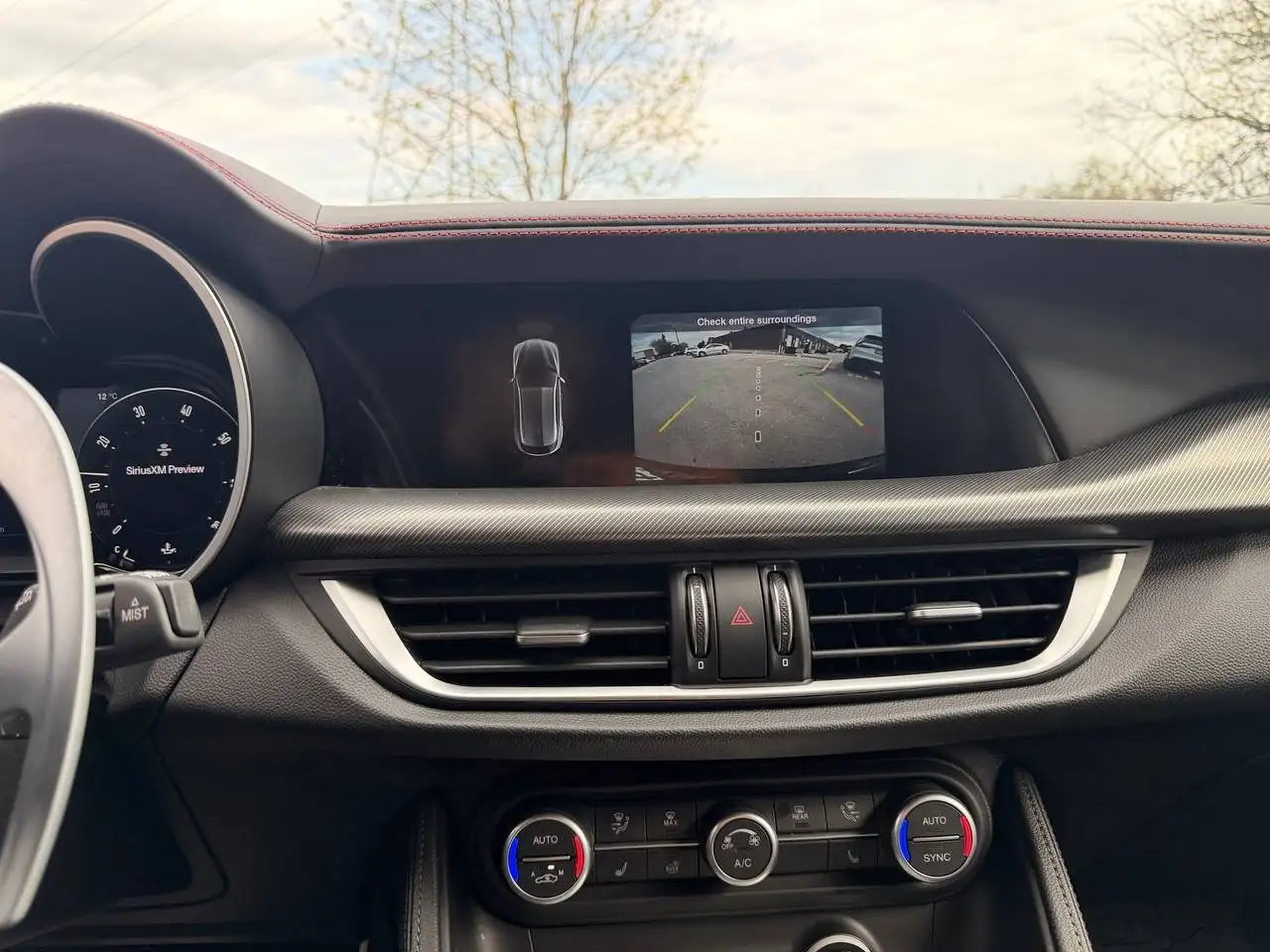Alfa Romeo Stelvio снимка Alfa Romeo Stelvio