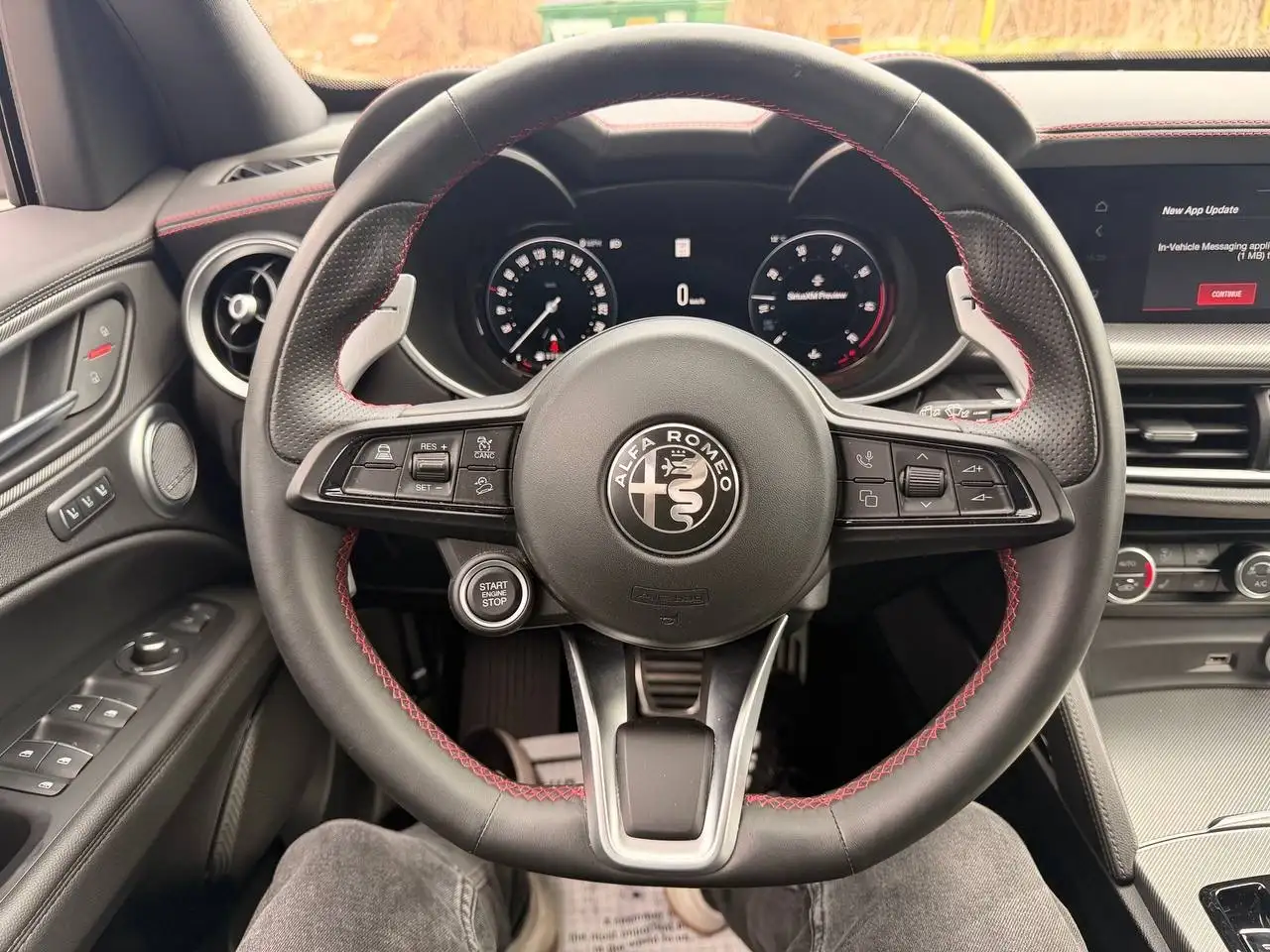 Alfa Romeo Stelvio снимка Alfa Romeo Stelvio
