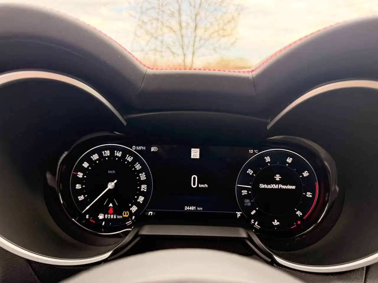 Alfa Romeo Stelvio снимка Alfa Romeo Stelvio
