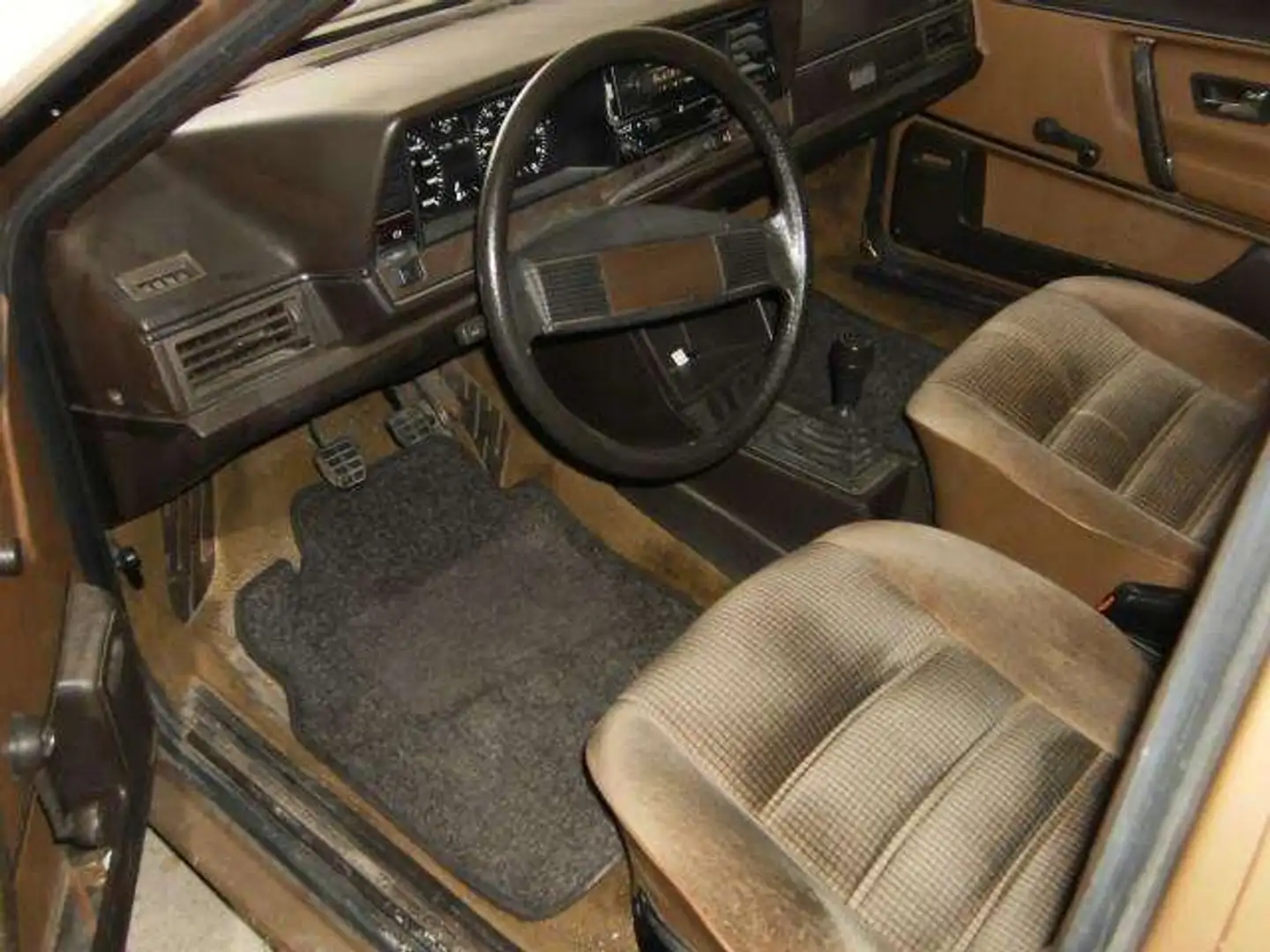 Volkswagen Passat GL Gold - 2