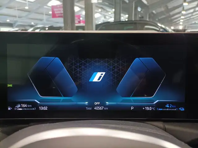 BMW 3 Series view 7