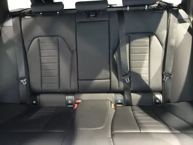 BMW 3 Series view 15