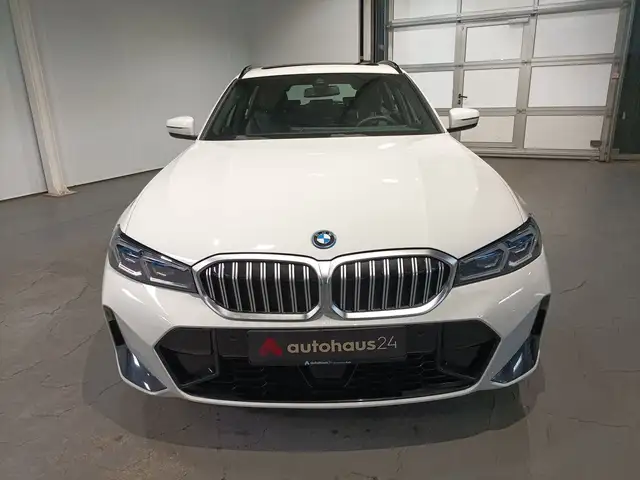 BMW 3 Series view 2