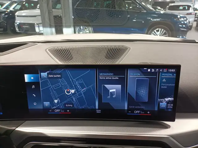BMW 3 Series view 11