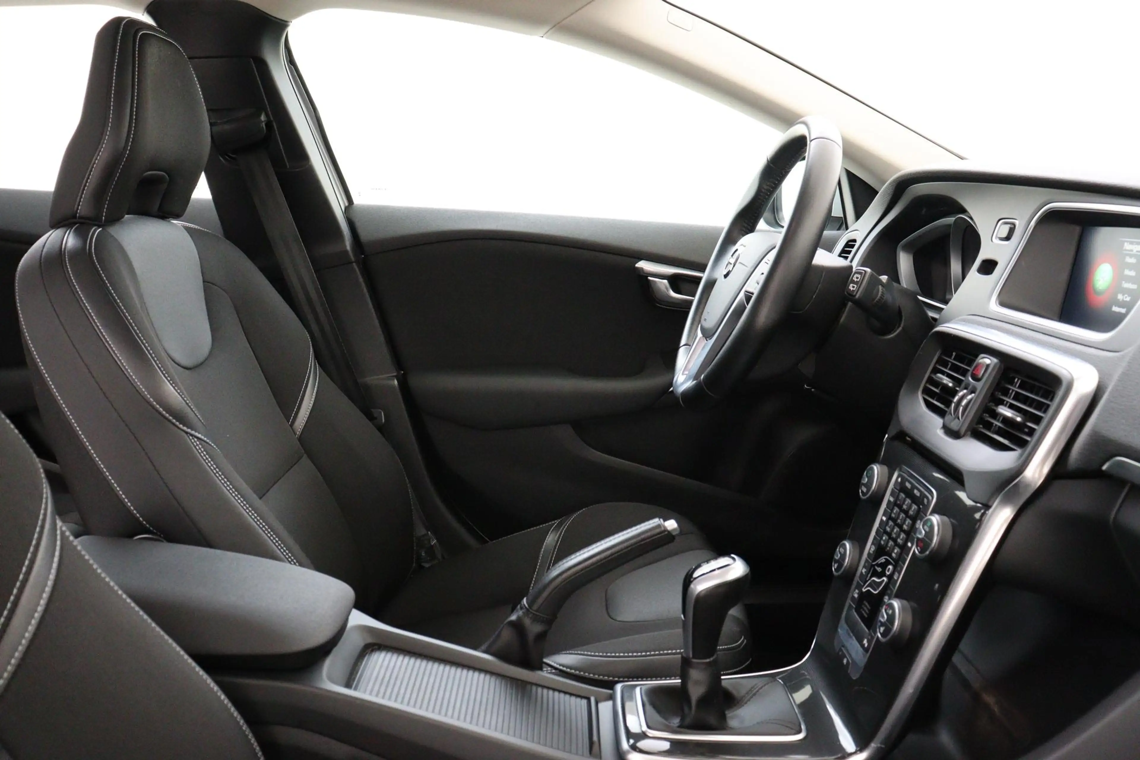 Volvo V40 T3 MOMENTUM -CRUISE|STOELVERW.|STANDKACHEL|PDC.A|H — photo 8