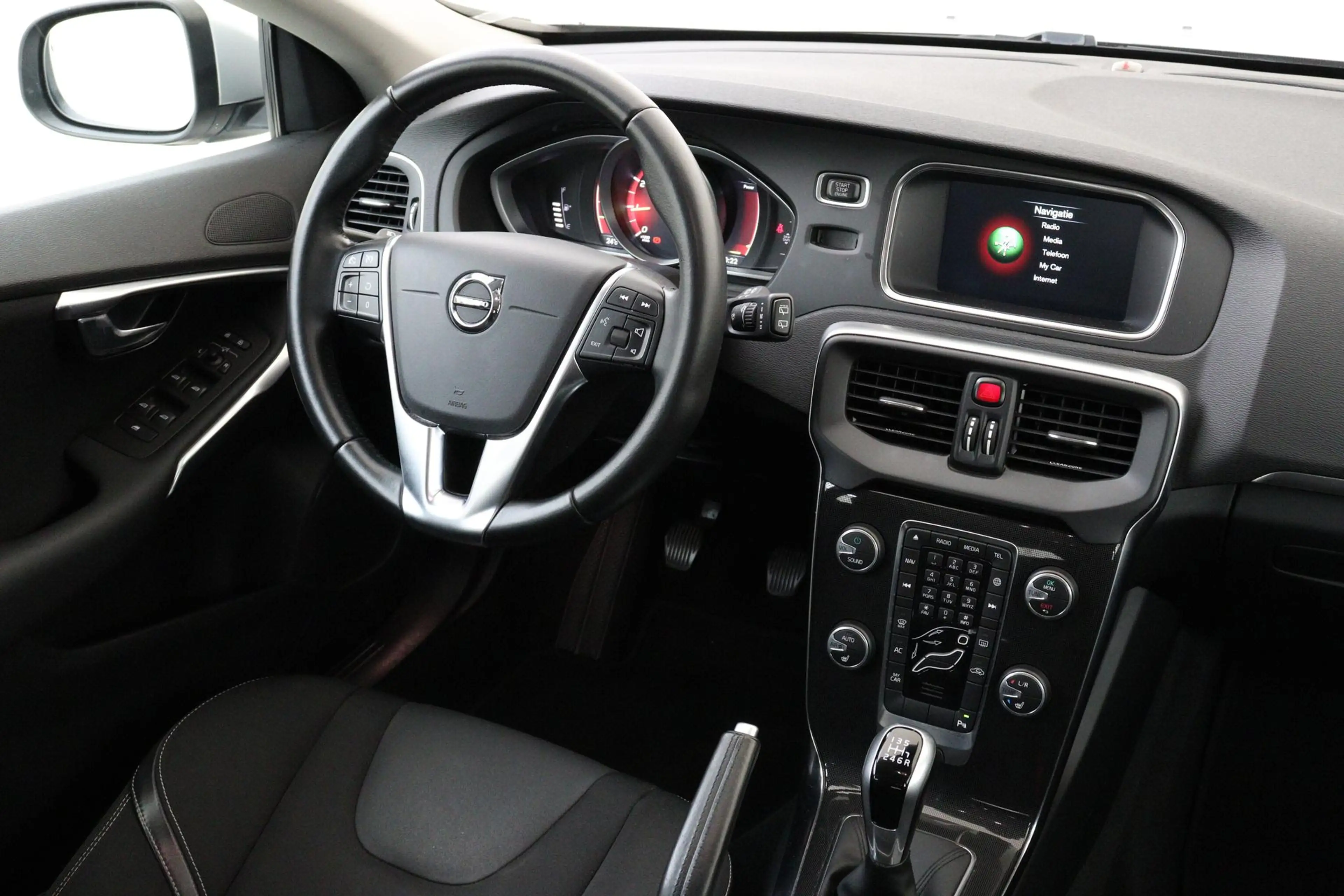 Volvo V40 T3 MOMENTUM -CRUISE|STOELVERW.|STANDKACHEL|PDC.A|H — photo 6