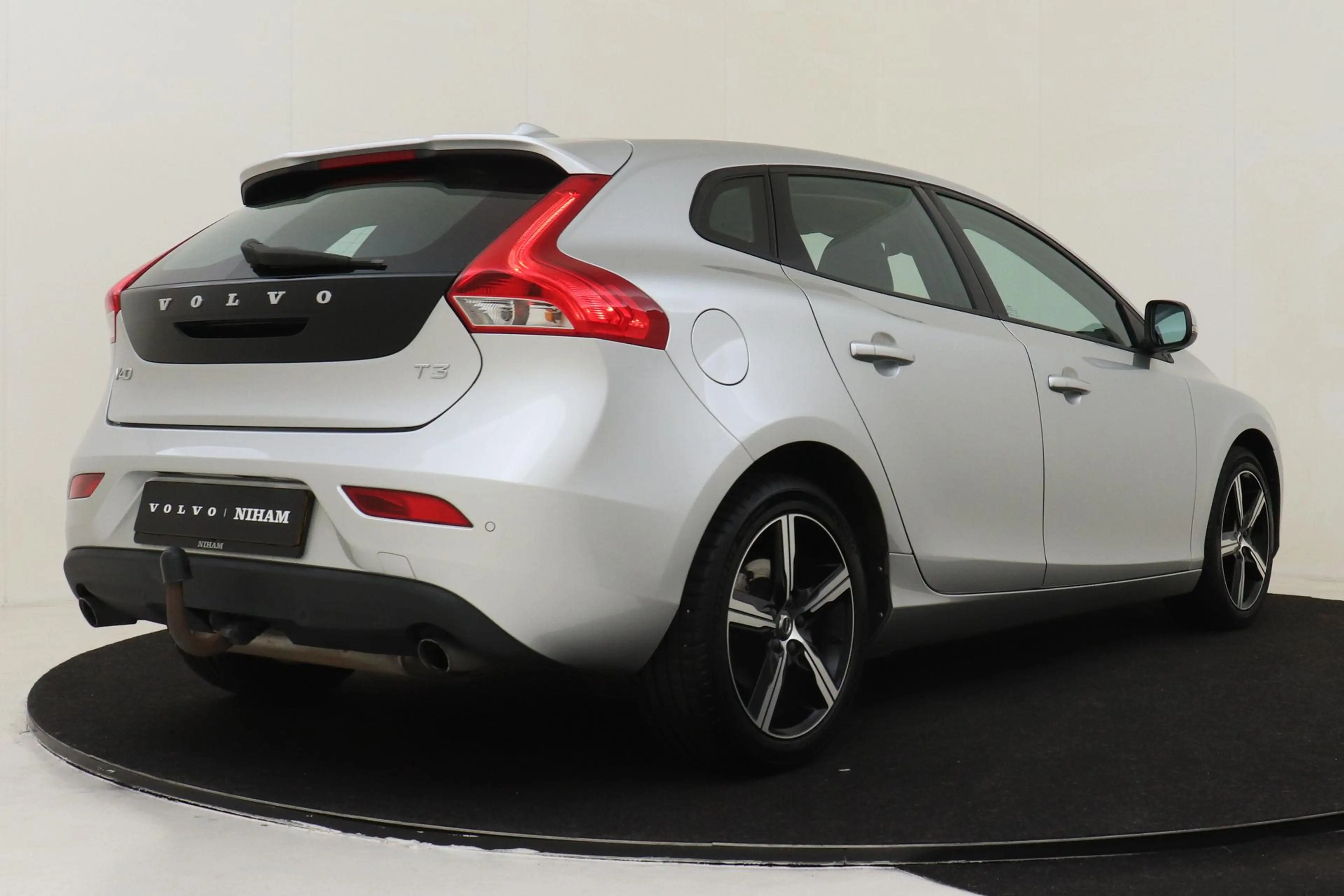 Volvo V40 T3 MOMENTUM -CRUISE|STOELVERW.|STANDKACHEL|PDC.A|H — photo 3