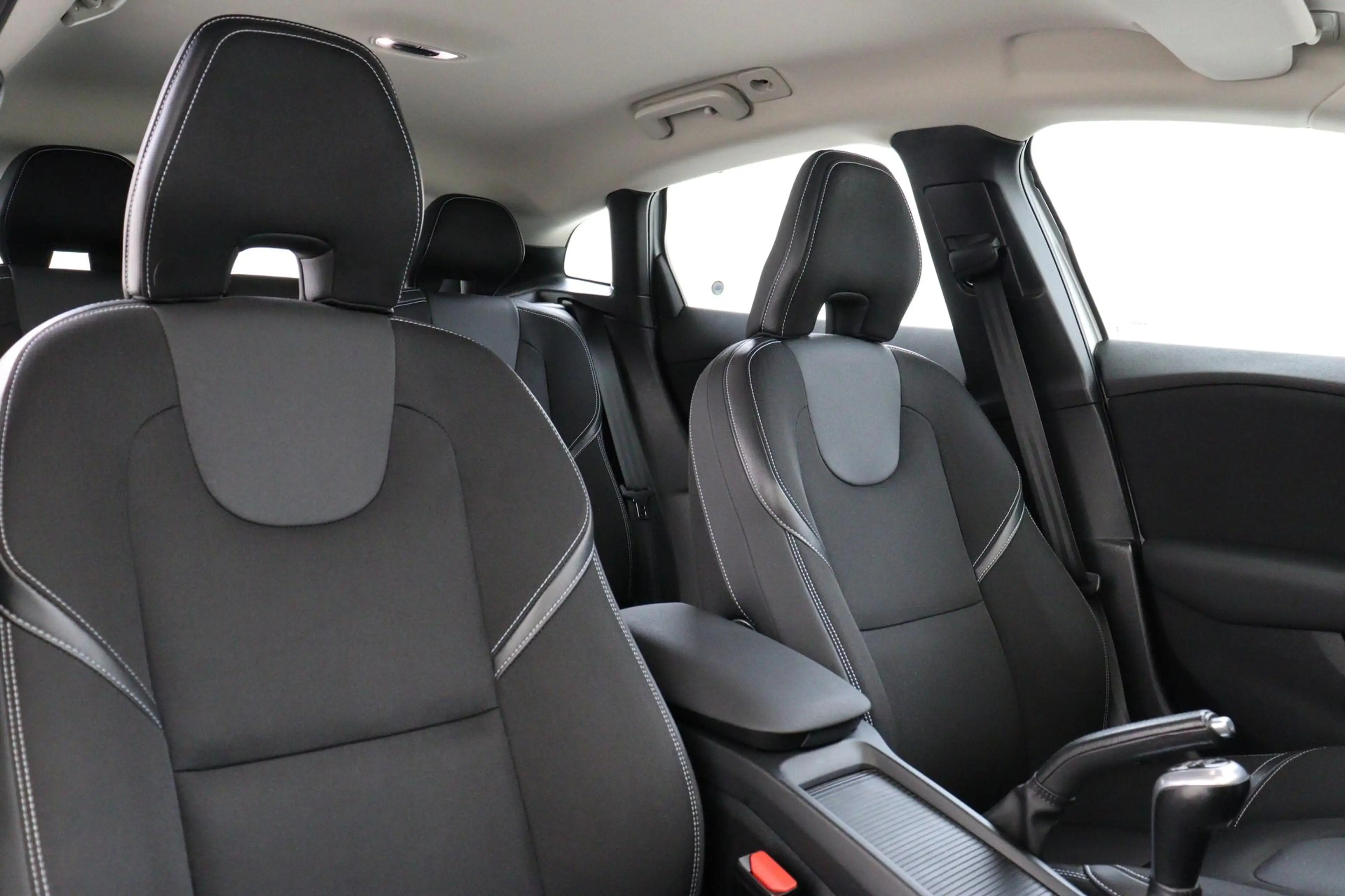 Volvo V40 T3 MOMENTUM -CRUISE|STOELVERW.|STANDKACHEL|PDC.A|H — photo 10