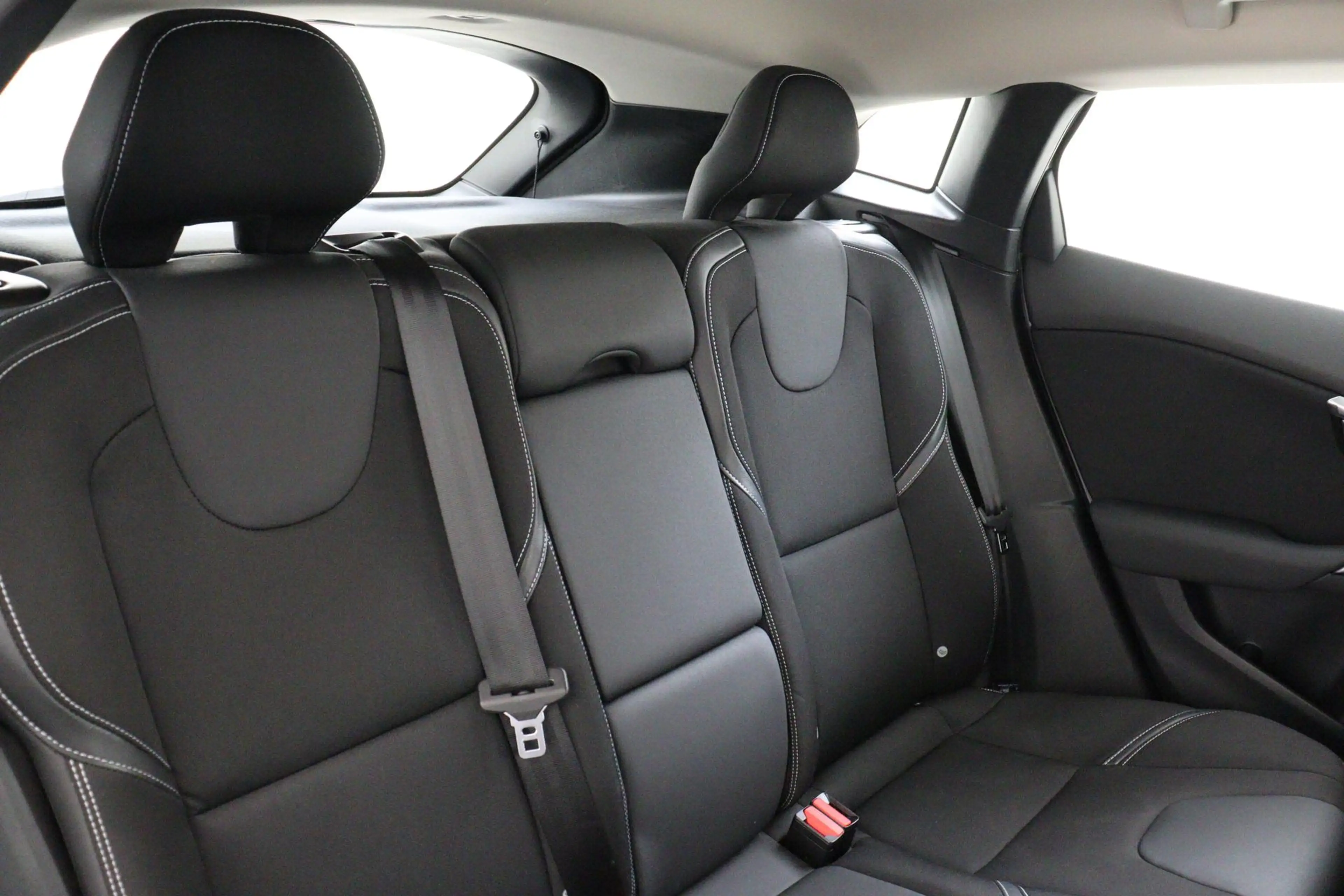 Volvo V40 T3 MOMENTUM -CRUISE|STOELVERW.|STANDKACHEL|PDC.A|H — photo 12