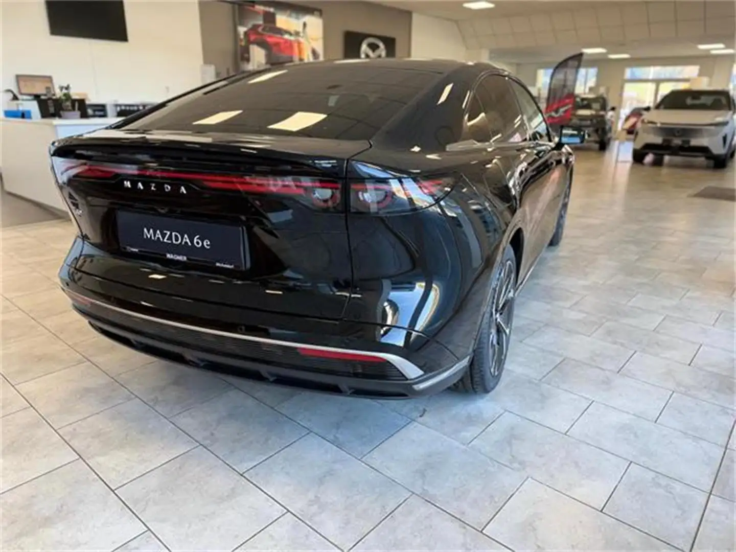 Mazda 6e 68,8kWh SR Takumi ab €39.660 Schwarz - 2