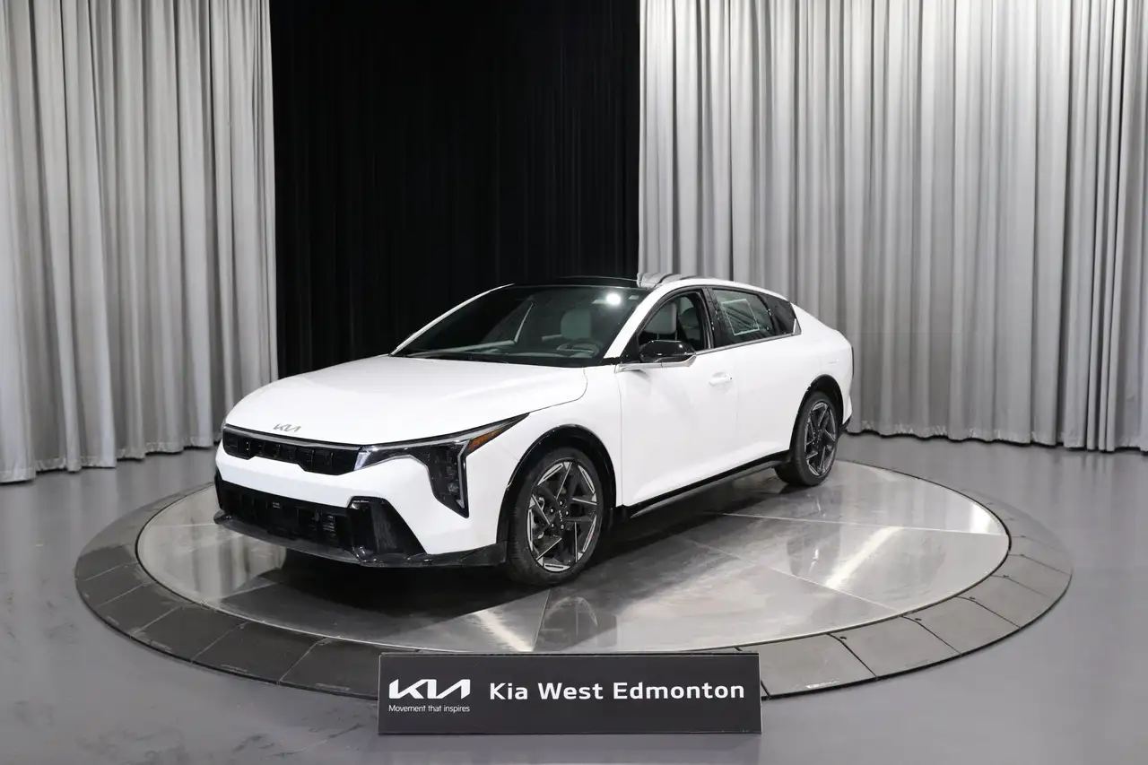 Kia K4 снимка Kia K4
