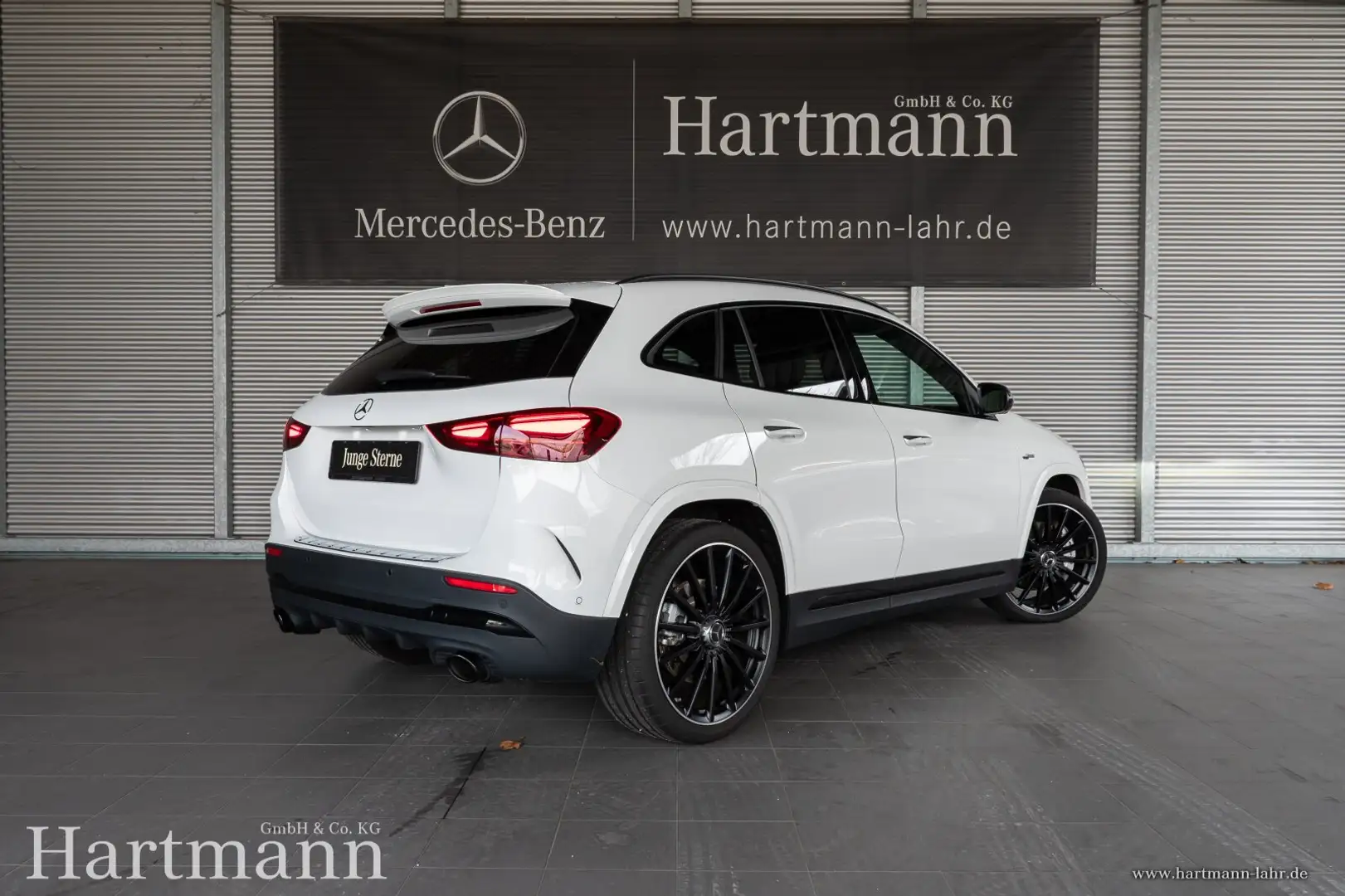 Mercedes-Benz GLA 35 AMG GLA 35 4M AMG Night Panorama Multibeam HUD 21" Weiß - 2