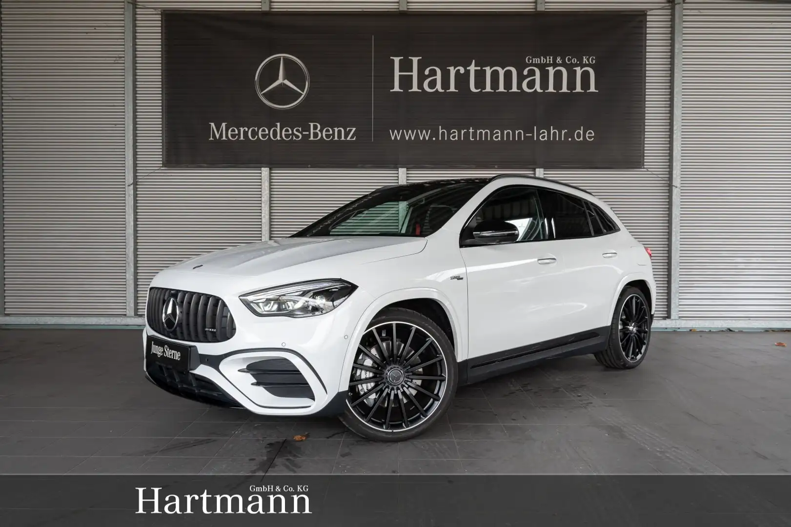 Mercedes-Benz GLA 35 AMG GLA 35 4M AMG Night Panorama Multibeam HUD 21" Weiß - 1
