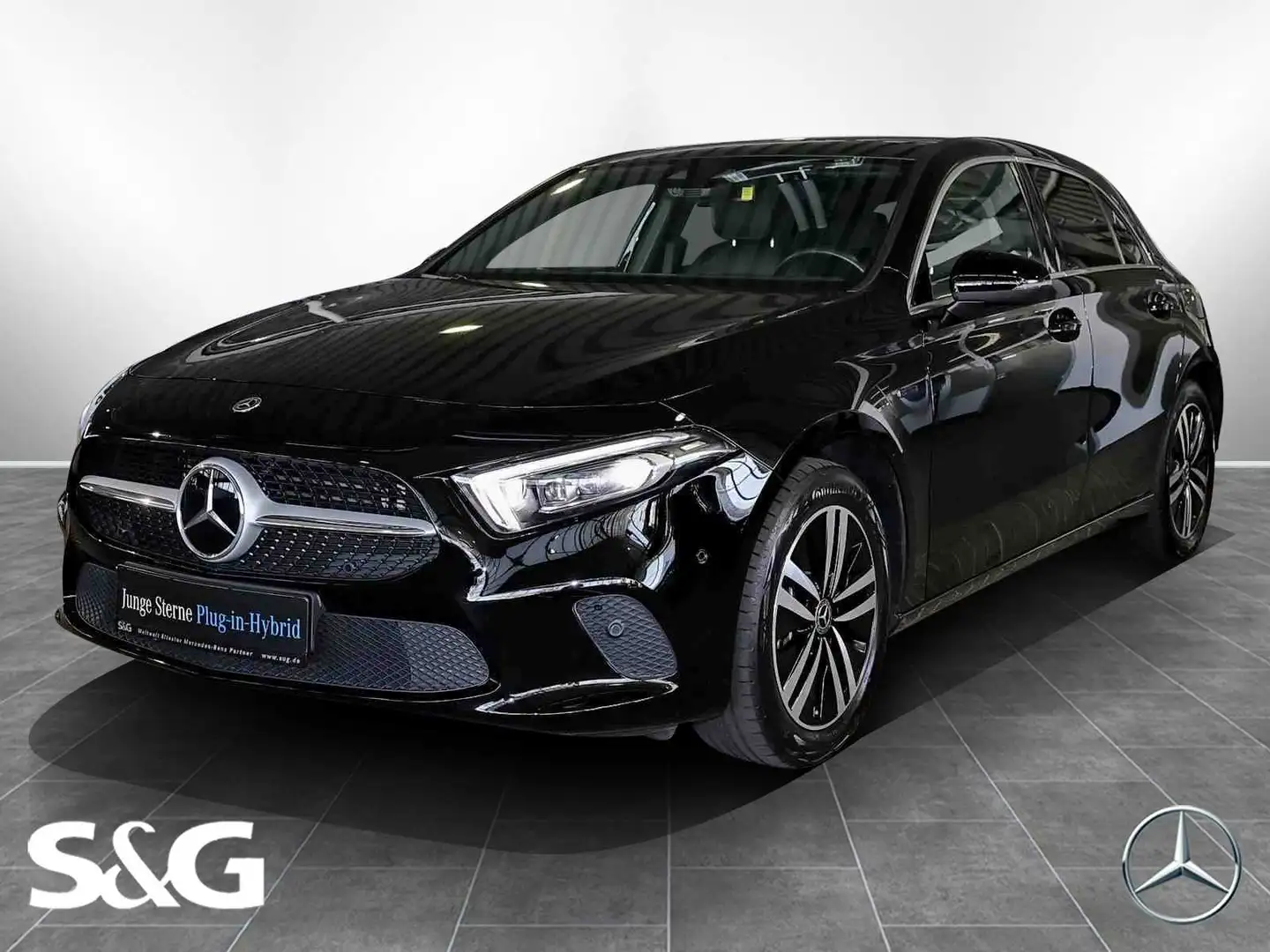 Mercedes-Benz A 250 e PANO+DISTRONIC+KAMERA+LED+CARPLAY+17" Schwarz - 1