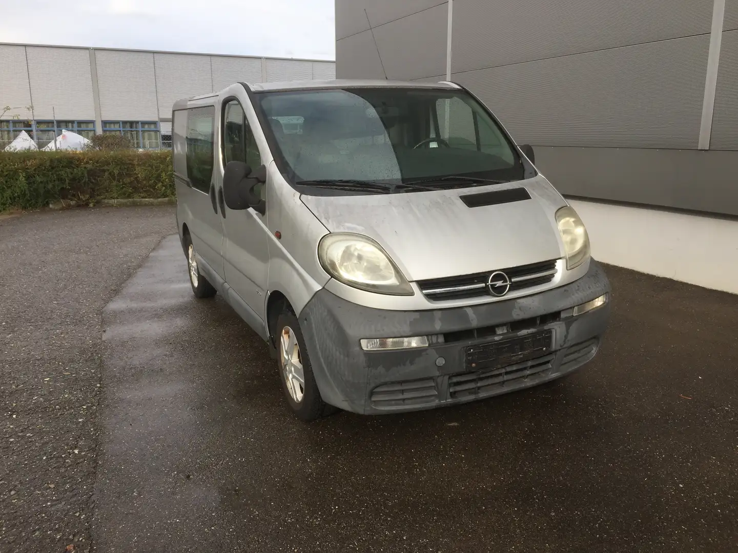 Opel Vivaro 1.9 Di DIESEL ORIGINAL 32100 KM FEST PREIS Silber - 1