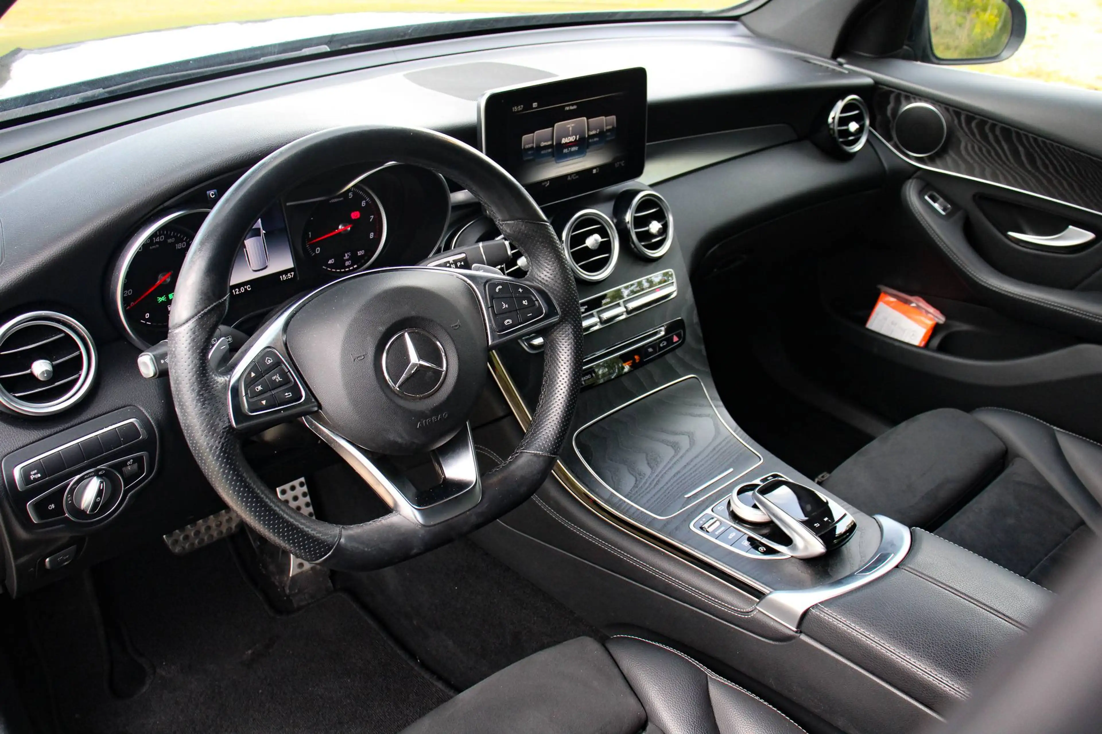 Mercedes-Benz GLC 250 GLC 250 4-Matic AMG LINE *Airmatic *Camera — photo 10