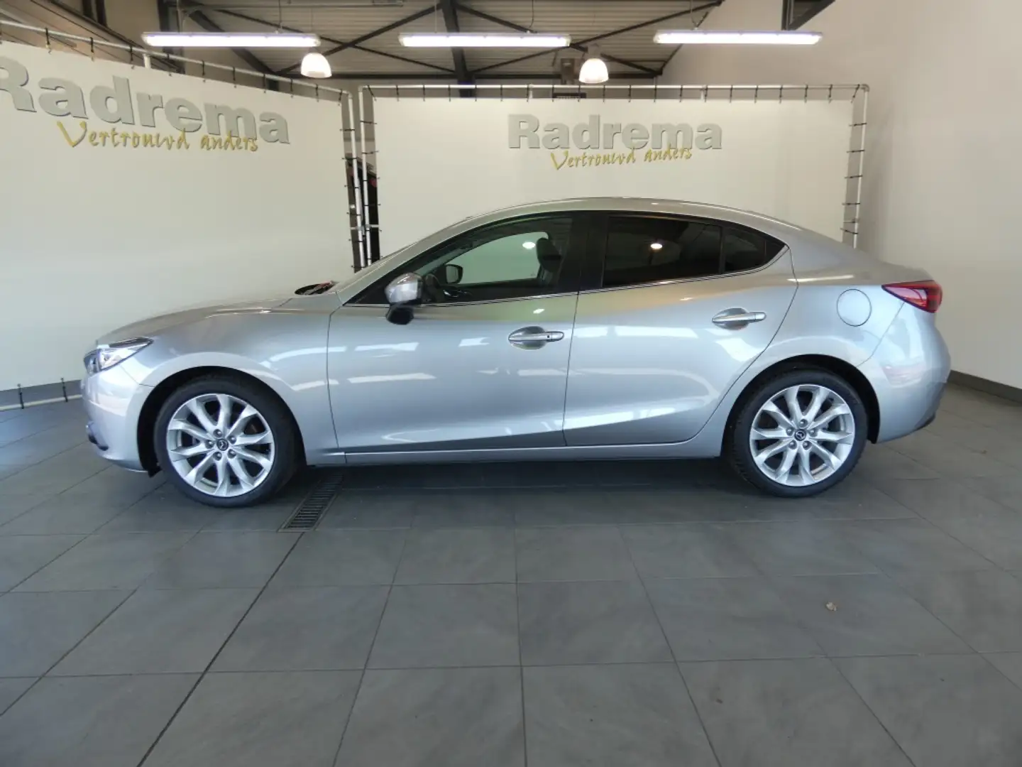 Mazda 3 2.0 GT-M Grijs - 2