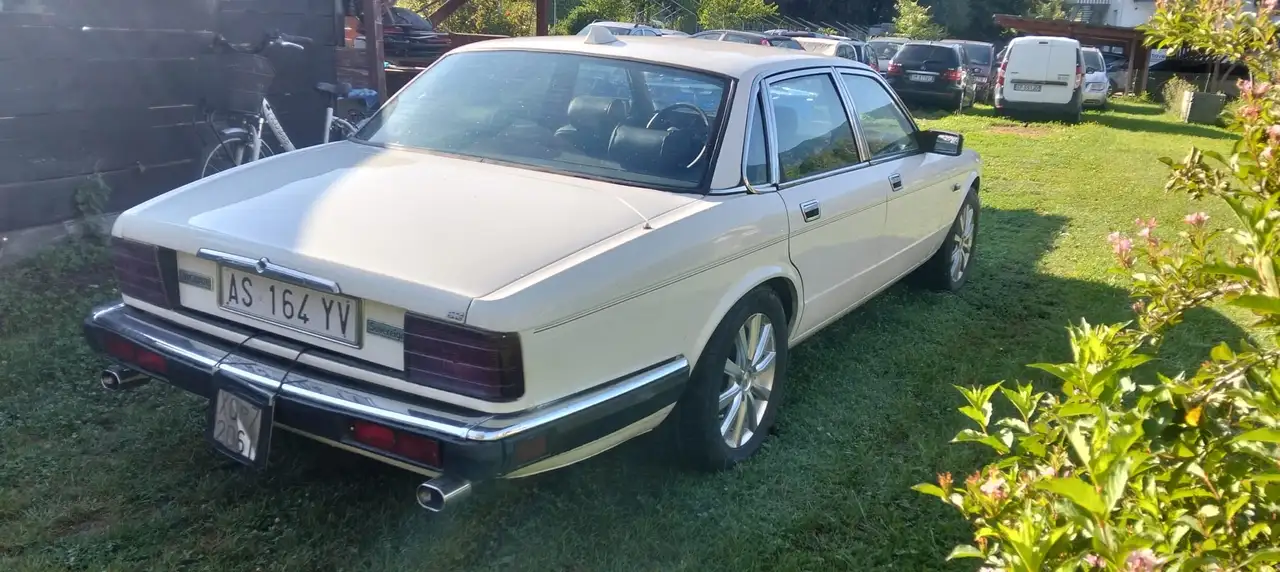 Jaguar XJ, foto 12