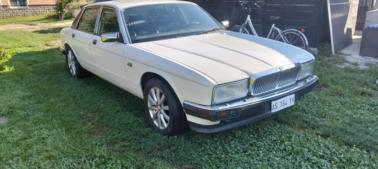 Jaguar XJ, foto 11