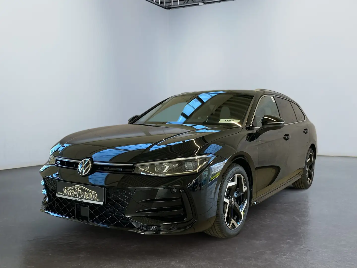 Volkswagen Passat Variant 2.0 TDI R-Line IQ.LIGHT Park Assi Noir - 2