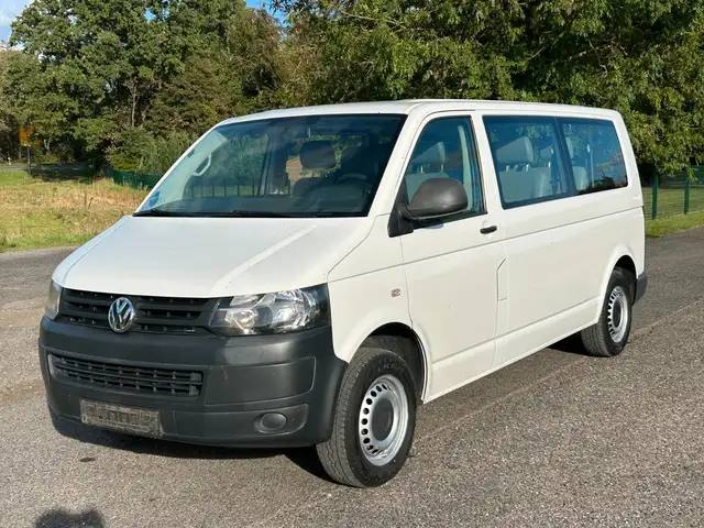 Volkswagen Transporter view 13