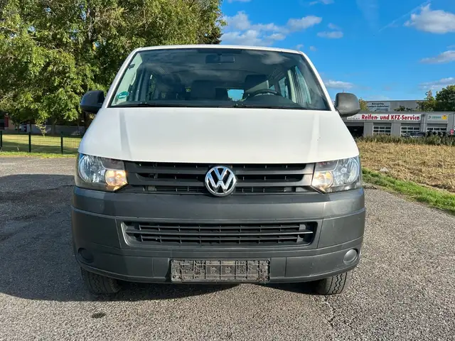 Volkswagen Transporter view 10