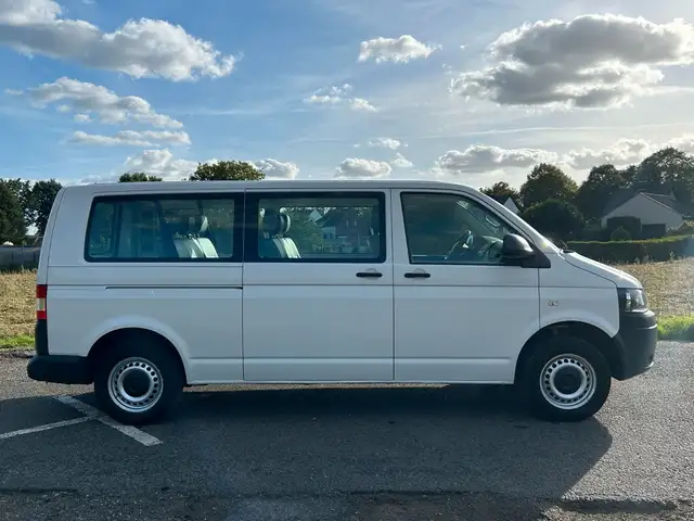 Volkswagen Transporter view 8