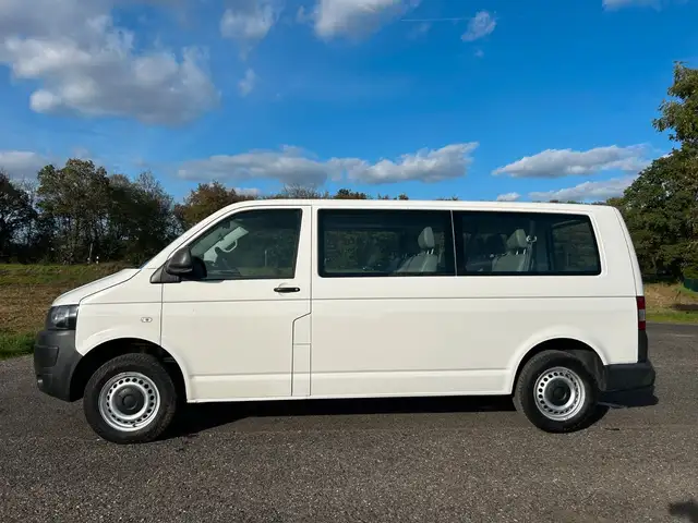 Volkswagen Transporter view 2