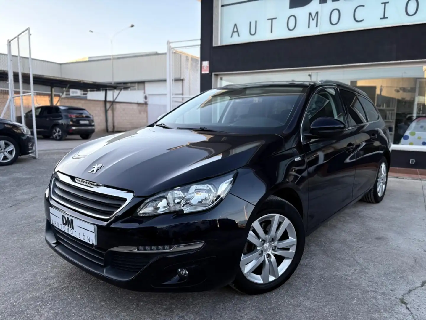 Peugeot 308 SW 1.2 PureTech S&S Style 110 Negro - 2