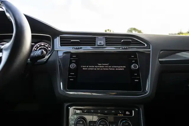 Volkswagen Tiguan view 30