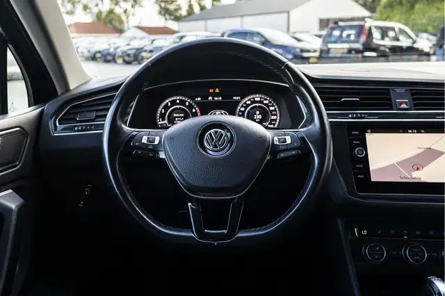 Volkswagen Tiguan view 7