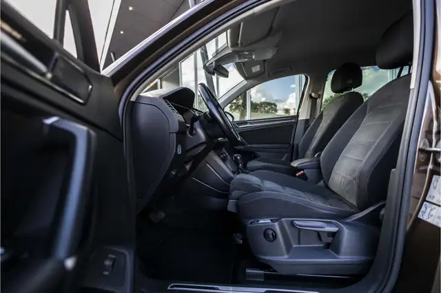 Volkswagen Tiguan view 9