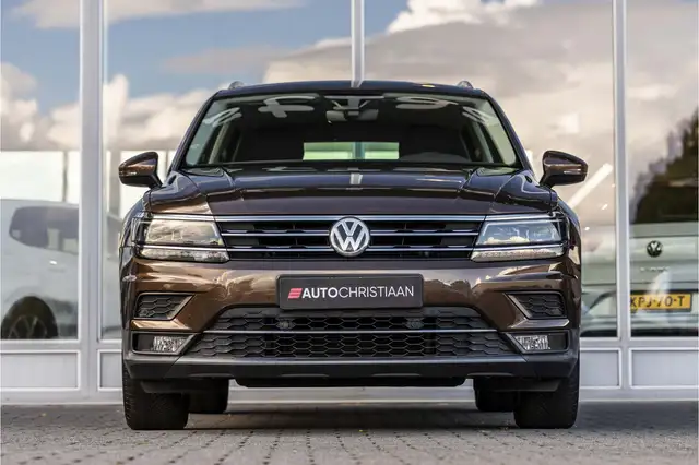 Volkswagen Tiguan view 3