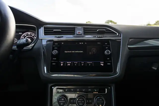 Volkswagen Tiguan view 29