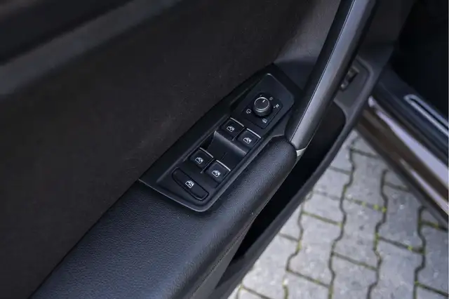 Volkswagen Tiguan view 23