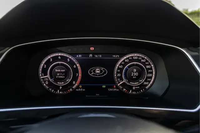 Volkswagen Tiguan view 8